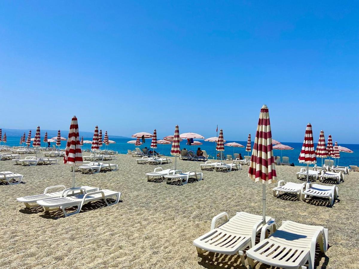 Pizzo Beach Club Apartment Ngoại thất bức ảnh