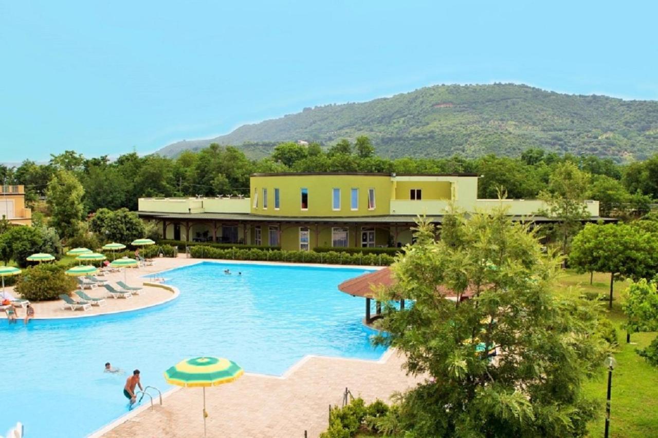 Pizzo Beach Club Apartment Ngoại thất bức ảnh