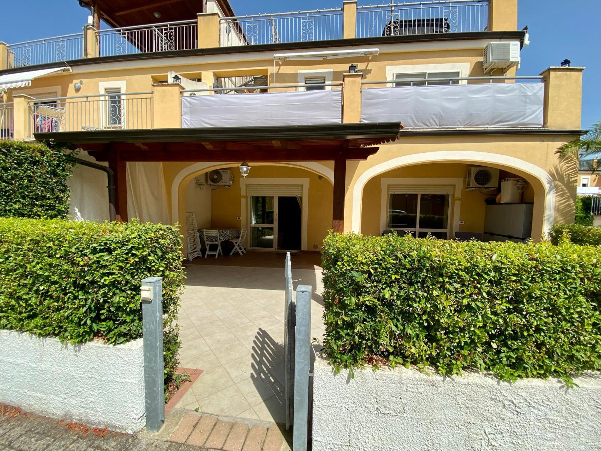 Pizzo Beach Club Apartment Phòng bức ảnh